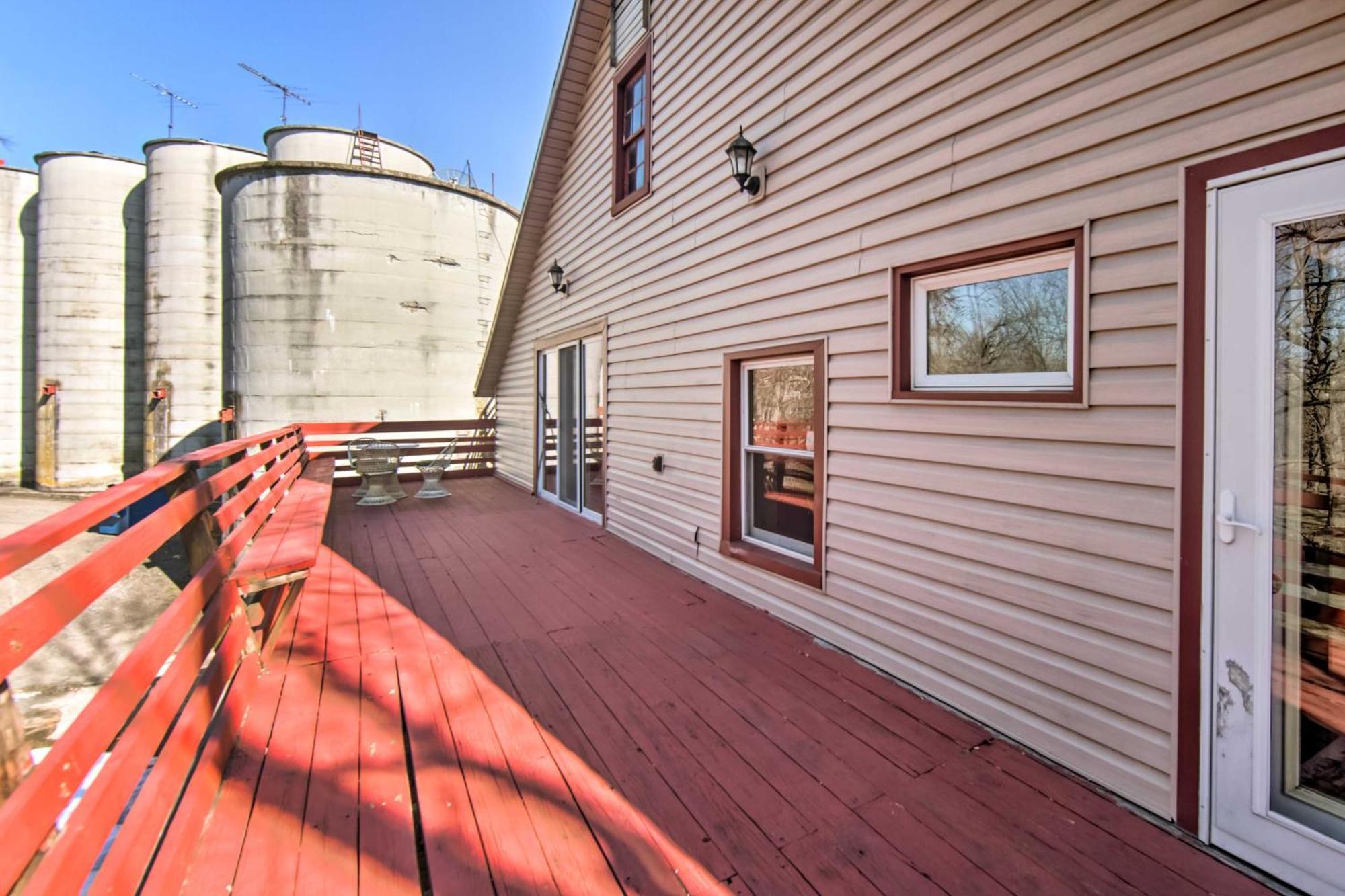 Runningwater Apartment In Lancaster With Deck エクステリア 写真